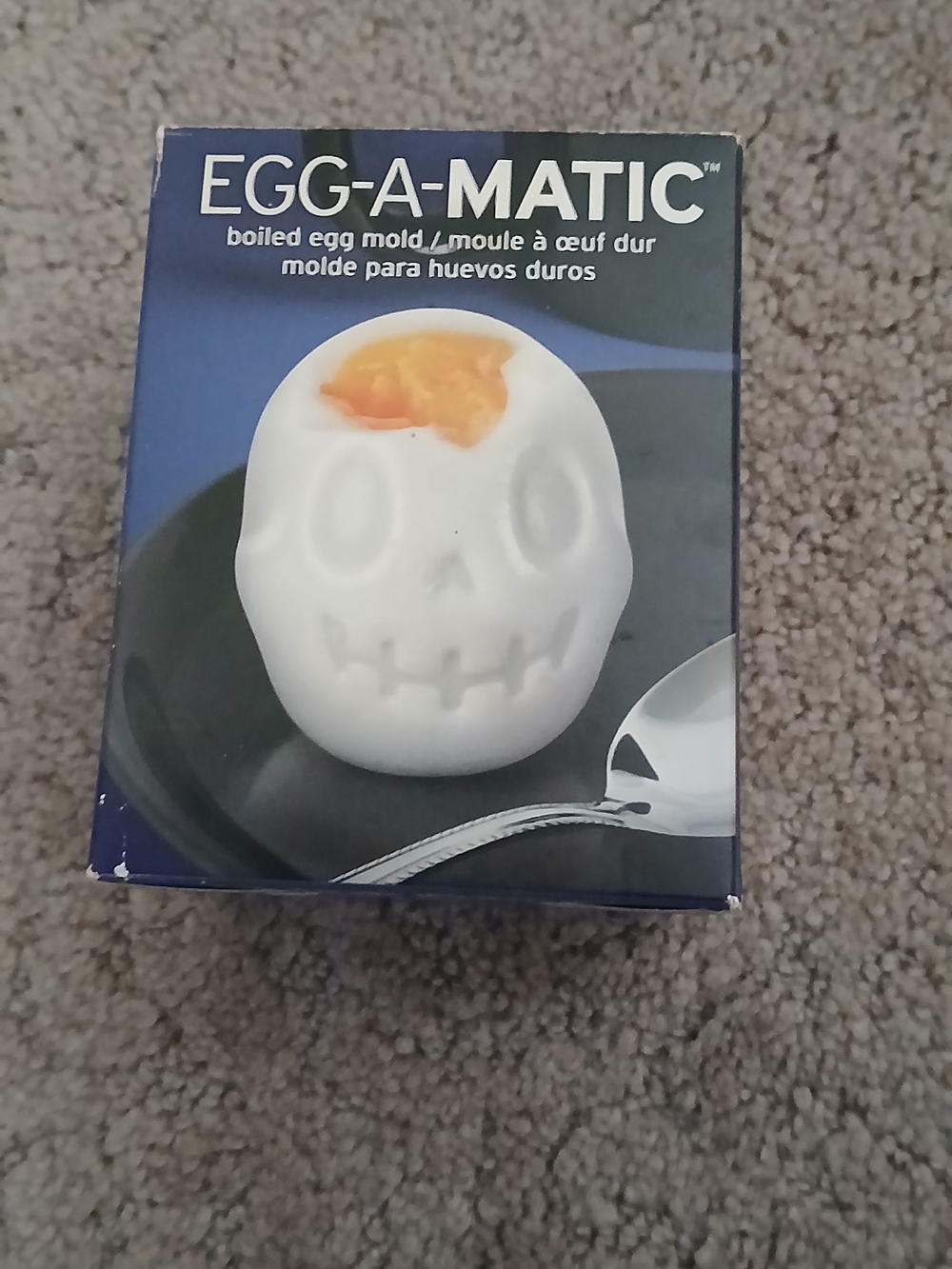 Fred White Skull Egg Mold with Blue Box